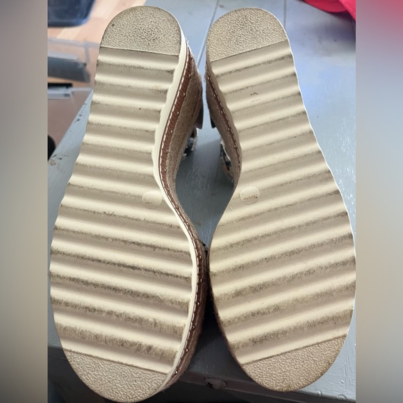 Vince Camuto Yellow and Brown Snakeskin Wedges - Picture 4 of 7